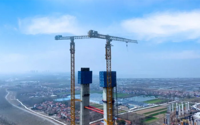 冲刺！J9集团XGT2230A-100S助建武汉双柳长江大桥