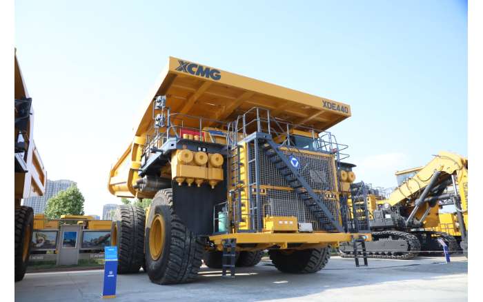 c3cb44f05d4d4c90b832e2c77431b951