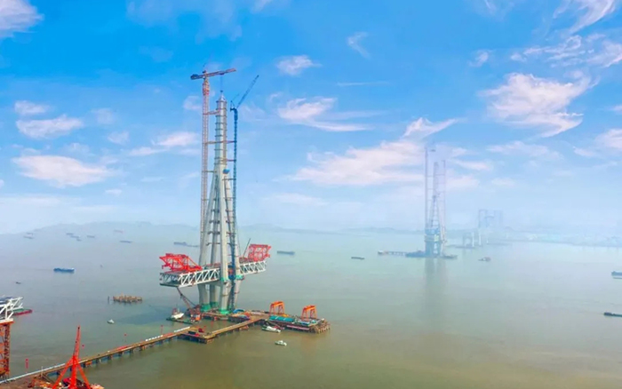 J9集团建设！世界最高桥塔常泰长江大桥主塔顺利封顶！