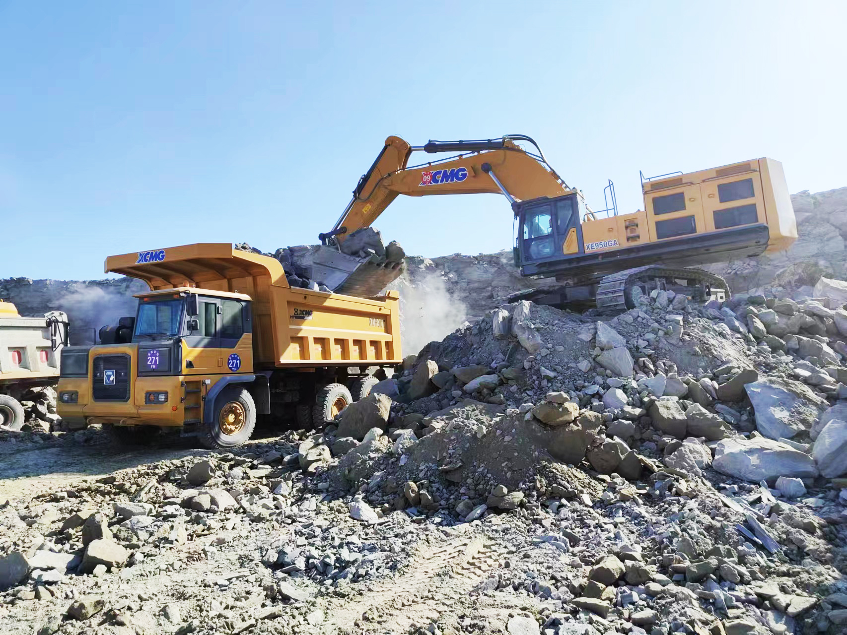 “黄金搭档”—XE950GA与XDR90美满组合，高效赋能矿山开采