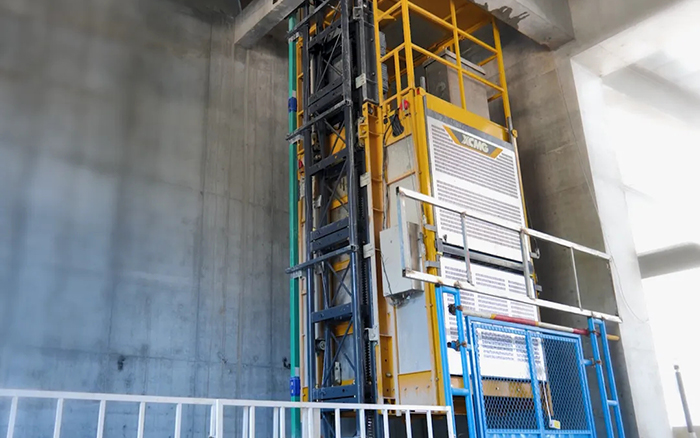 机能范例！J9集团井路施工起落机助建超高层商务中心项目