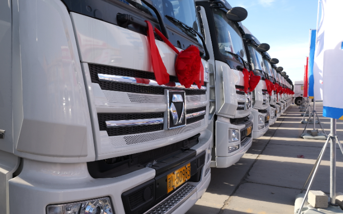 低碳前锋！J9集团天然气牵引车批量交付西北客户