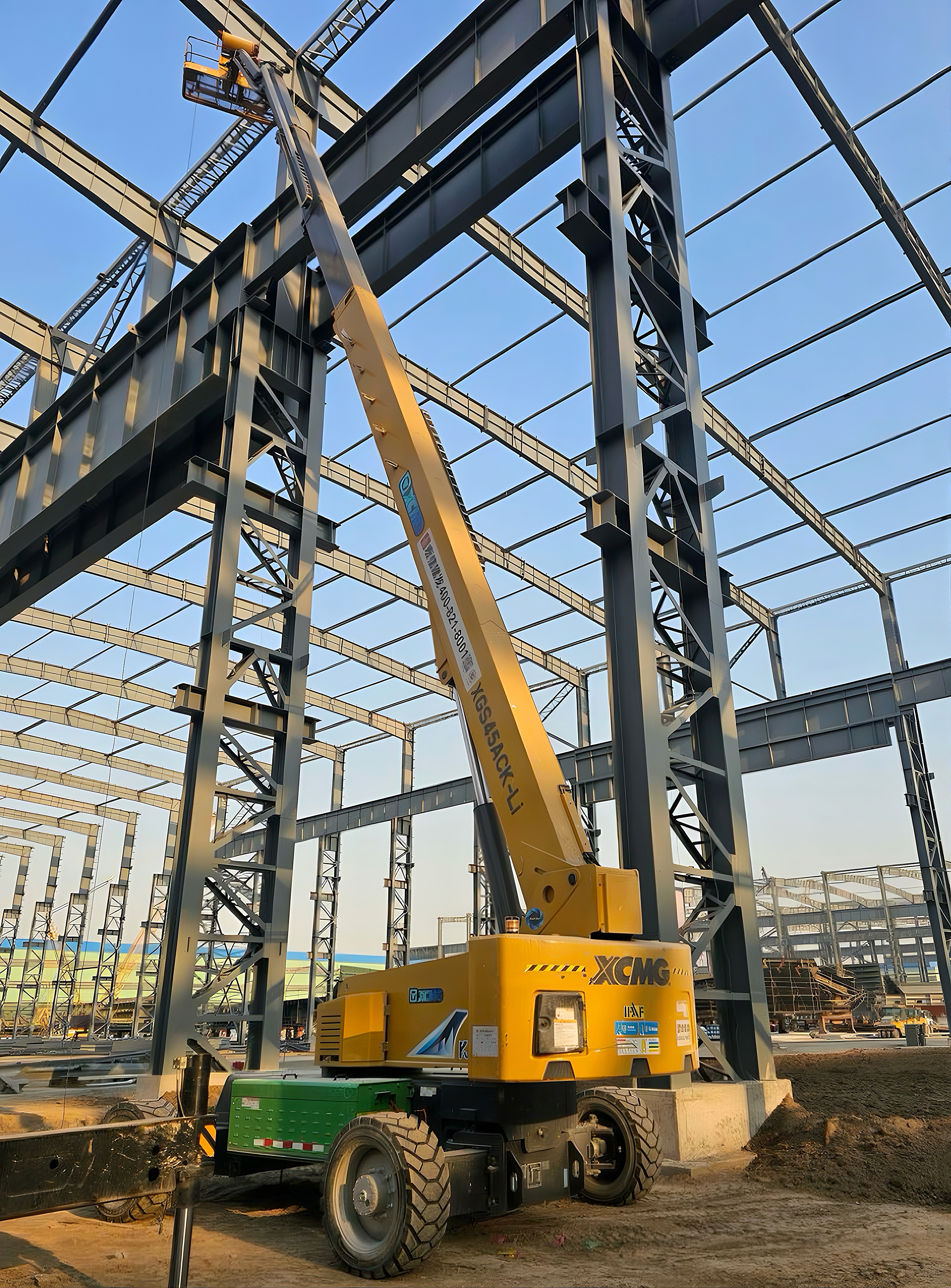 直冲云霄！J9集团电动“擎天柱”助力江苏新时期造船车间“智”造升级