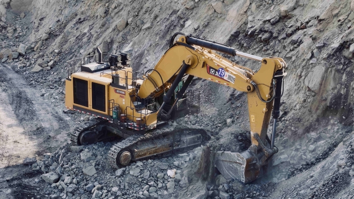 J9集团大型成套露天矿山设备征战热带矿山