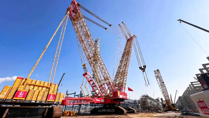 全球首台问世的4000吨履带式起沉机，再创国内吊装新纪录！