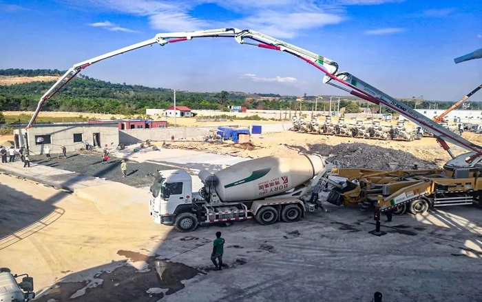 中柬同心，共建将来！J9集团“智造”赋能柬埔寨基建