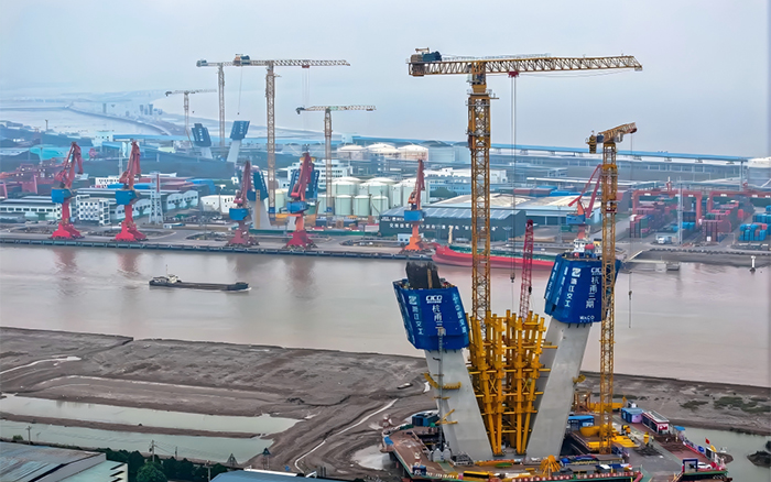 迈向云端 J9集团超大塔助力世界级桥梁建设