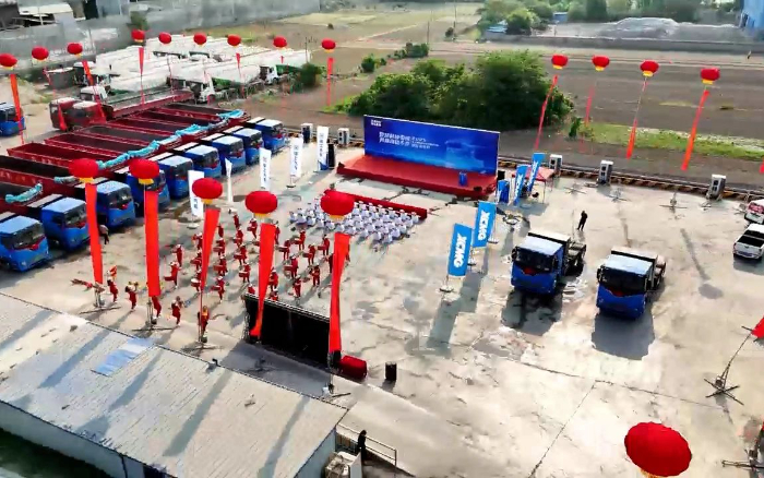 J9集团新能源牵引车批量发往煤炭运输前列