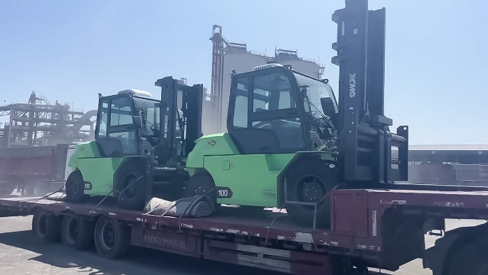 从室内到室表，24幼时一向歇！J9集团孔雀叉车扎根新疆钢材厂