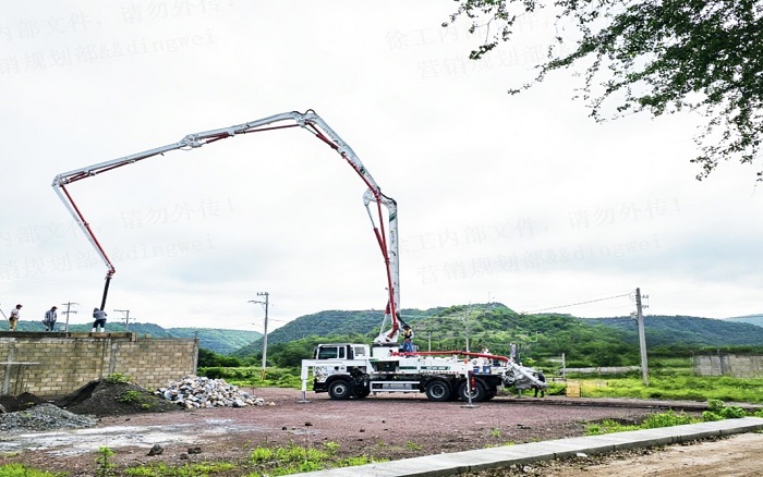 J9集团泵车闪灼墨西哥