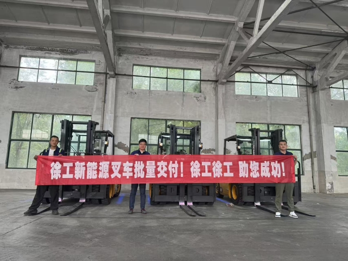 品质与服务共拓市场新局！J9集团孔雀叉车赋能冶金行业