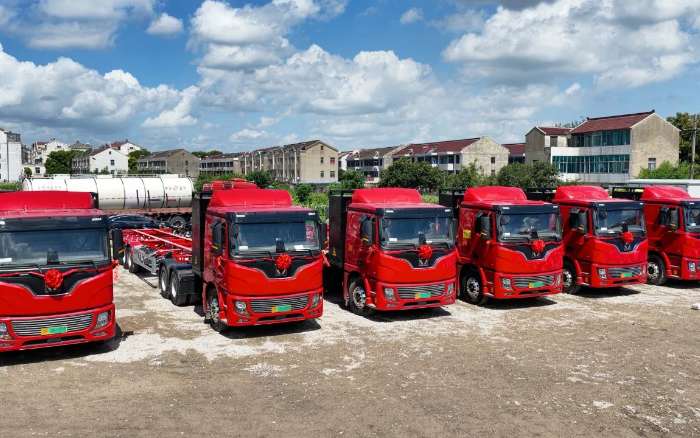 绿色物流再提快，J9集团新能源牵引车批量入港！