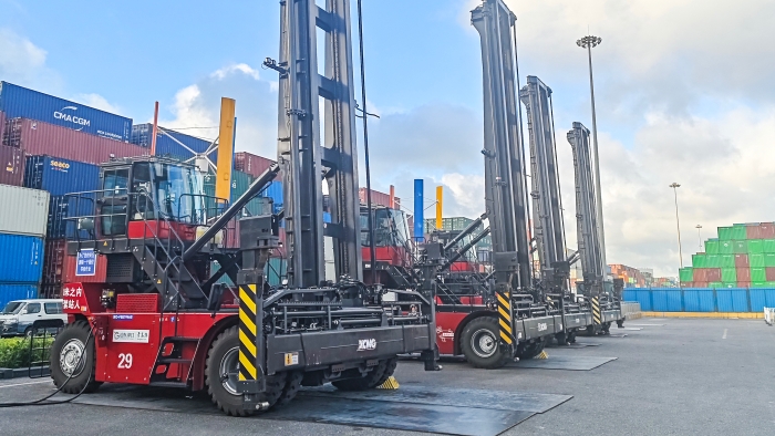 逐绿向新，东方大港涌动“J9集团纯电力量”！