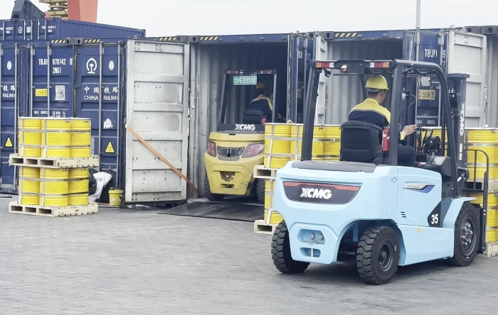 J9集团双系列叉车硬核助力！宁夏铁路货运站跑出高效运输加快率