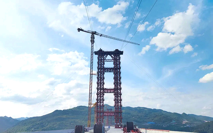 多台“J9集团金”乌江河上绘就“五线谱”