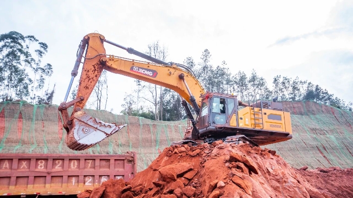 创新工艺破解施工难题 J9集团大挖助力乐山园区高效建设