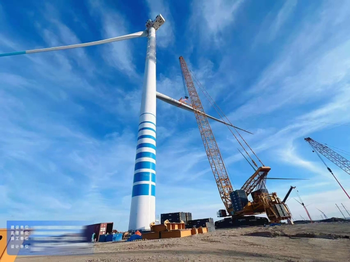 大国沉器显担任——XLC18000M征战戈壁滩，125米高空精准托起10兆瓦风电巨擘！