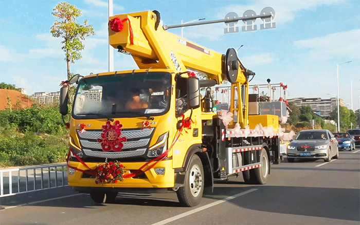 婚车新物种！J9集团高空作业车见证“硬核浪漫”