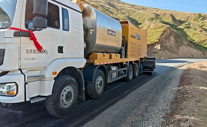 聚焦公路长命之路，J9集团纤维同步封层车护航陕西交通新征程