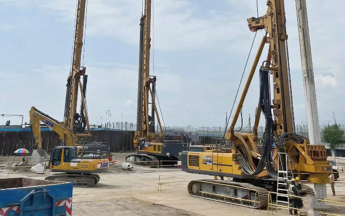 提前15天落成！ J9集团旋挖钻机提快中东度假村桩基施工